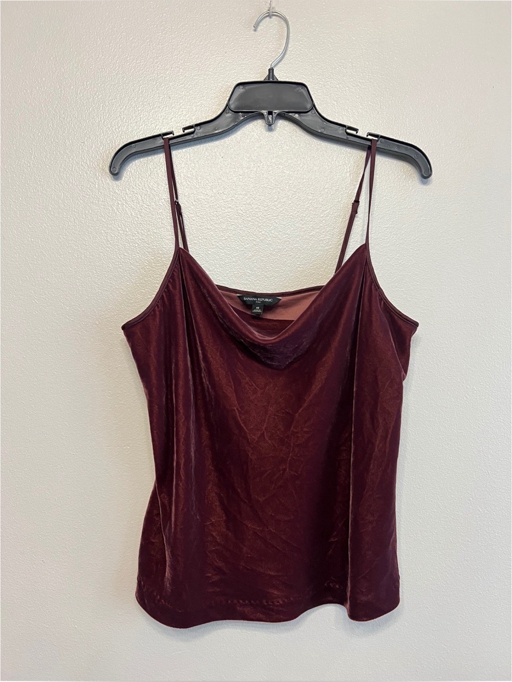 Banana Republic Burgundy Velvet Cowl Neck Camisole Top Holiday Festive Flirty